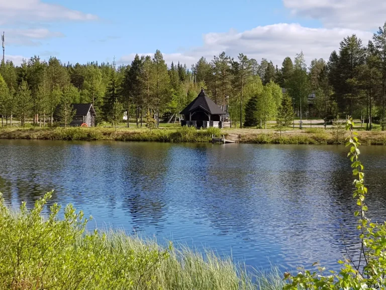 Sallainen Caravan Cottages 02 Eay1