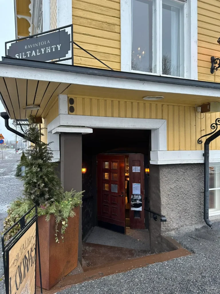 Ravintola Siltalyhty Sisaankaynti 03 Nore