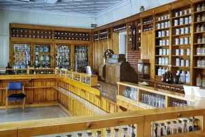 Wanha-apteekki.jpg